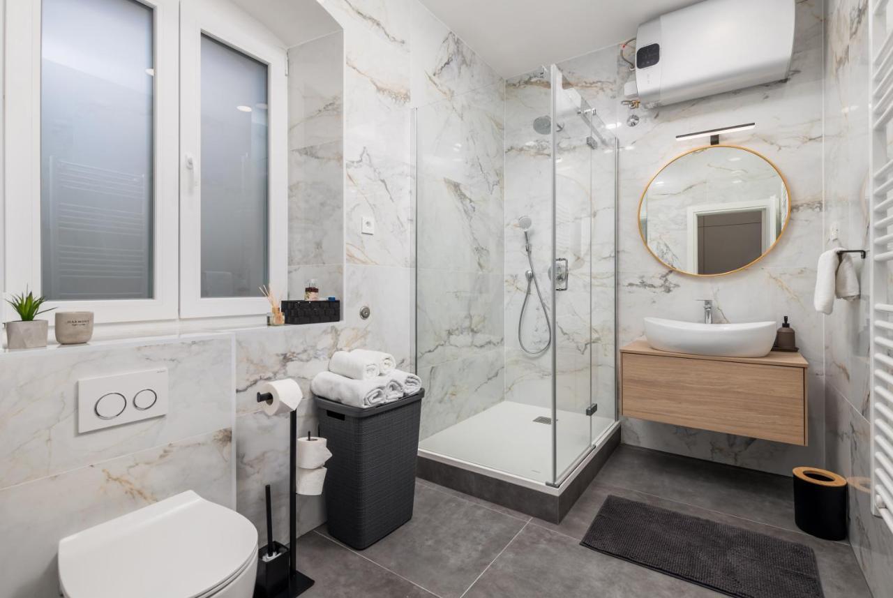 Area2 Center Luxury Apartment Fiume Kültér fotó